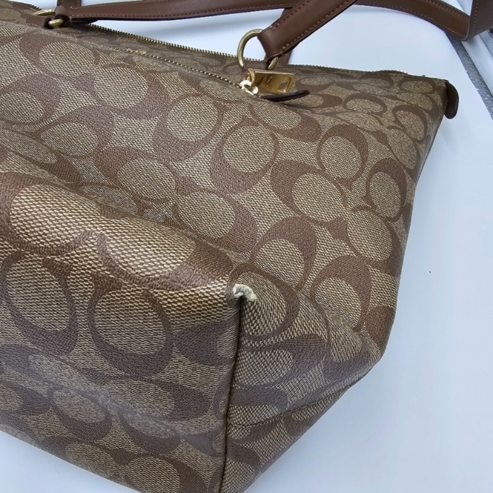 Coach Purse - Picture 6 of 7